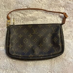 LOUIS VUITTON Vintage Monogram Pochette Accessoir